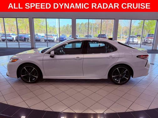 Wind Chill Pearl 2020 Toyota Camry XSE