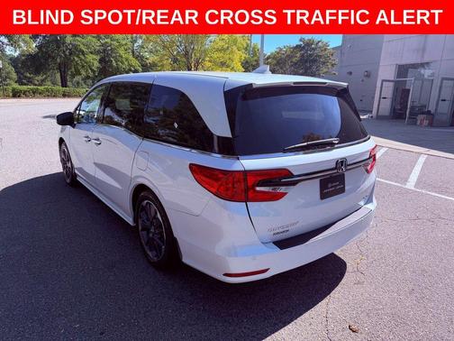 Platinum White Pearl 2023 Honda Odyssey Elite