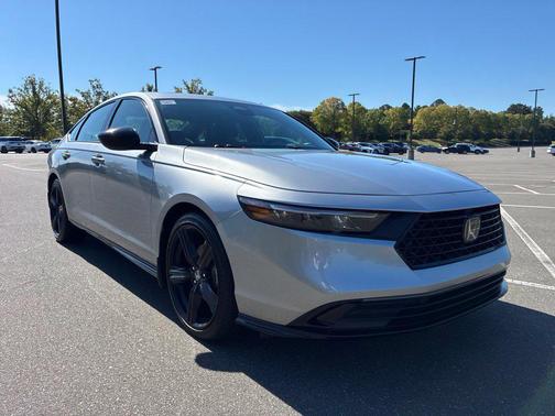 Lunar Silver Metallic 2023 Honda Accord Hybrid Sport-L