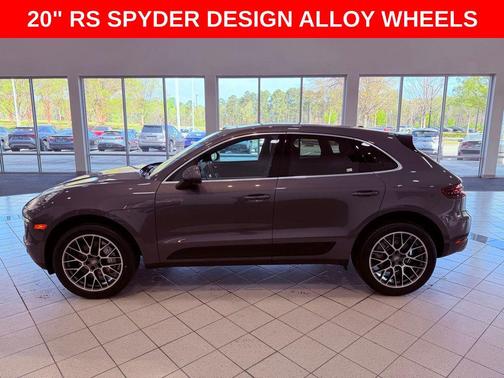 2016 Porsche Macan Macan T