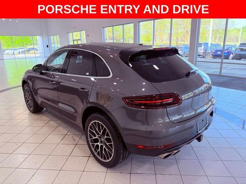 2016 Porsche Macan Macan T