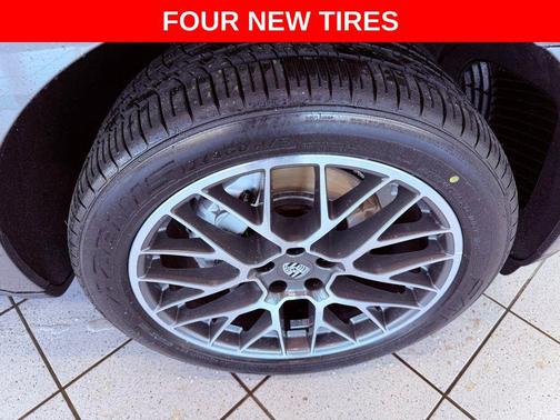 2016 Porsche Macan Macan T