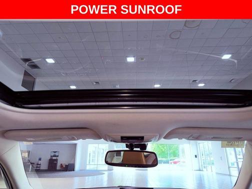 Eminent White Pearl 2017 Lexus CT 200h Base