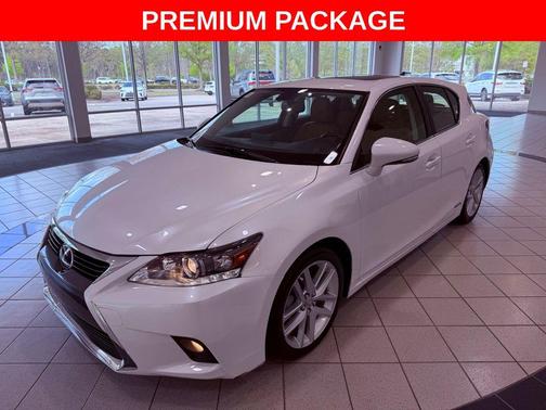 Eminent White Pearl 2017 Lexus CT 200h Base