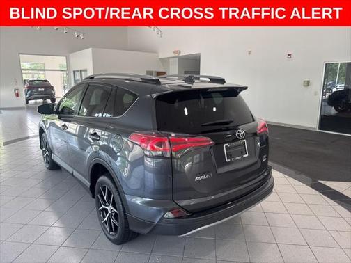 2017 Toyota RAV4 SE