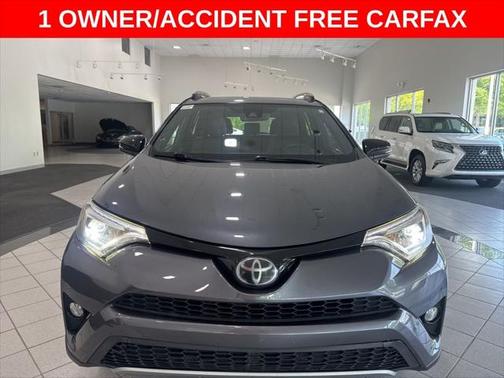 2017 Toyota RAV4 SE