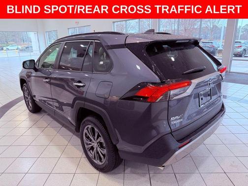 2022 Toyota RAV4 Hybrid SE