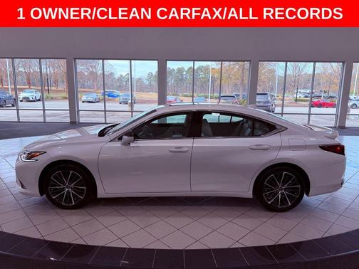 2025 Lexus ES 300h Base