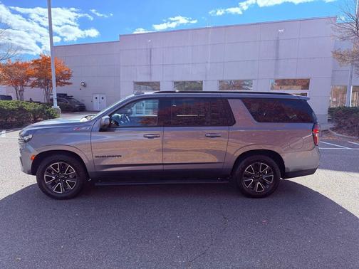 2021 Chevrolet Suburban 4WD Z71