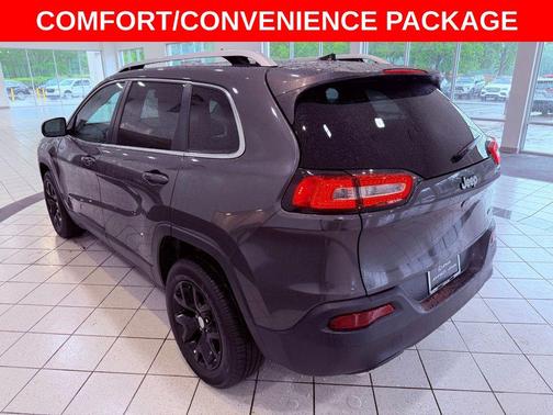 Granite Crystal Metallic Clearcoat 2018 Jeep Cherokee Latitude Plus