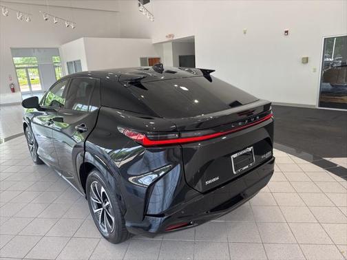 2023 Lexus RZ 450e Luxury