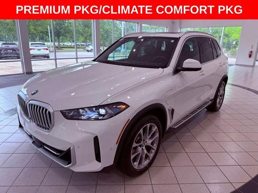 Alpine White 2025 BMW X5 PHEV xDrive50e