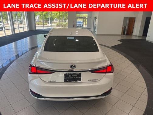 2023 Lexus ES 300h Base