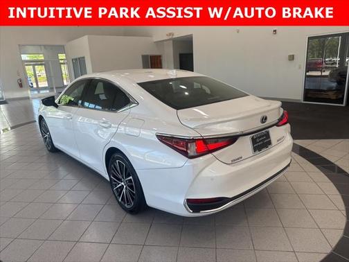 2023 Lexus ES 300h Base