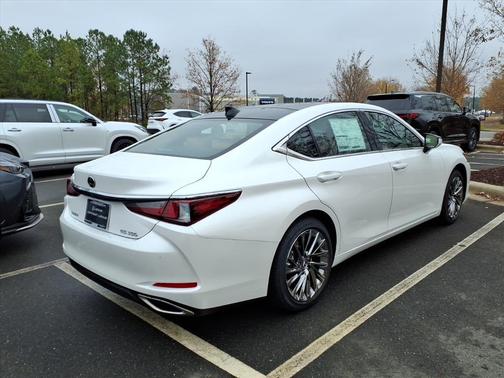 2025 Lexus ES 350 Ultra Luxury