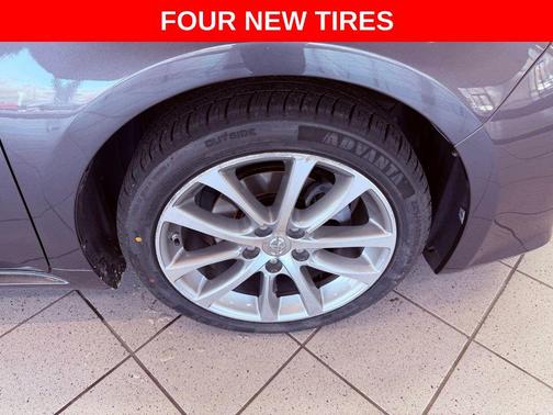 Magnetic Gray Metallic 2014 Toyota Avalon XLE Touring