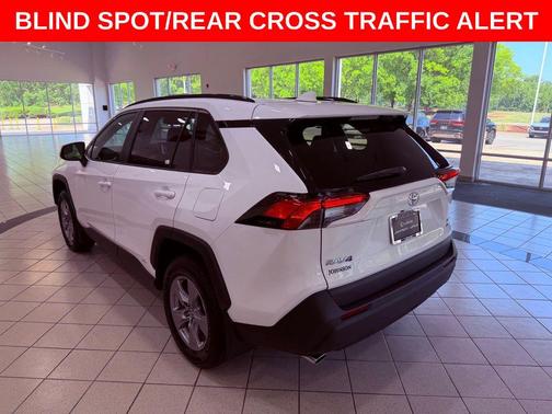 Ice Cap 2025 Toyota RAV4 Hybrid XLE