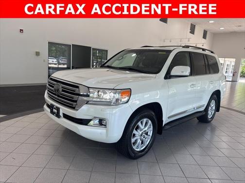 2017 Toyota Land Cruiser Base