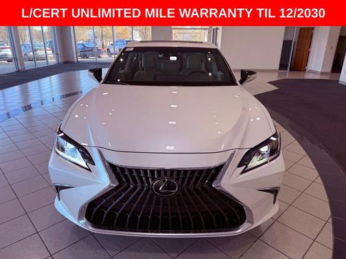 Eminent White Pearl 2025 Lexus ES 300h Base
