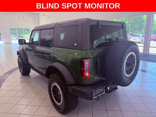 ERUPTION GREEN METALLIC 2023 Ford Bronco Badlands