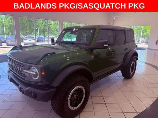 ERUPTION GREEN METALLIC 2023 Ford Bronco Badlands
