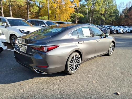 2025 Lexus ES 350 Base