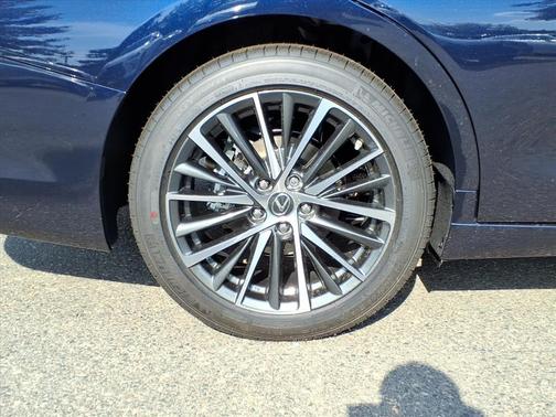 2025 Lexus ES 300h Base