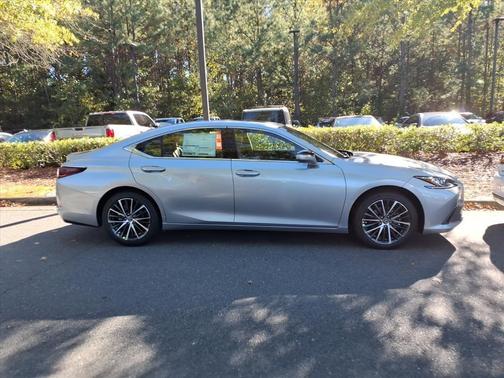 2025 Lexus ES 350 Base