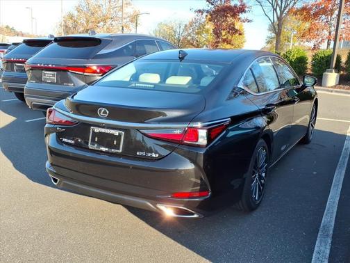 2025 Lexus ES 350 Base