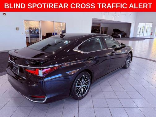 2024 Lexus ES 300h Premium