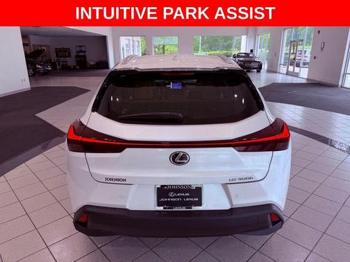 Eminent White Pearl 2025 Lexus UX 300h Premium