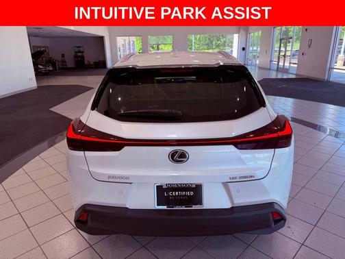 Eminent White Pearl 2023 Lexus UX 250h Base
