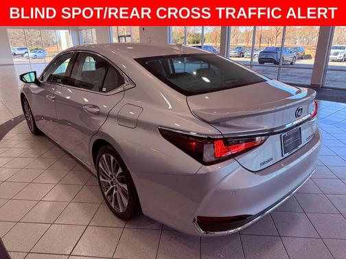 2020 Lexus ES 300h Base