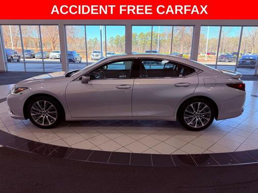 2020 Lexus ES 300h Base