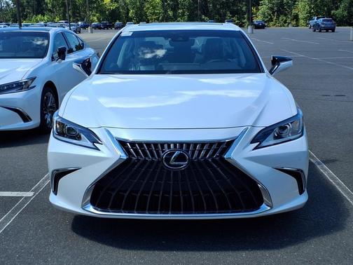 2025 Lexus ES 300h Base