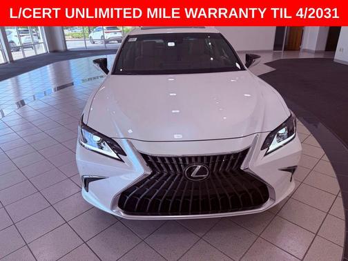 Eminent White Pearl 2025 Lexus ES 300h Luxury