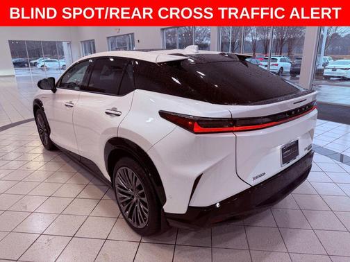 2023 Lexus RZ 450e Luxury