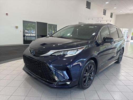2023 Toyota Sienna XSE 7 Passenger