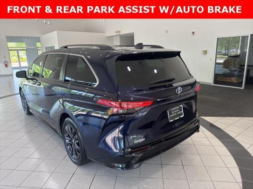 2023 Toyota Sienna XSE 7 Passenger