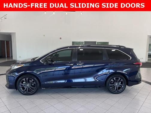 2023 Toyota Sienna XSE 7 Passenger
