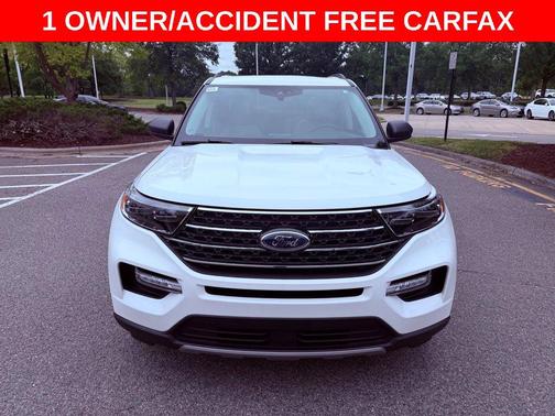Star White Metallic Tri-Coat 2024 Ford Explorer XLT