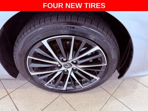 2025 Lexus ES 350 Base