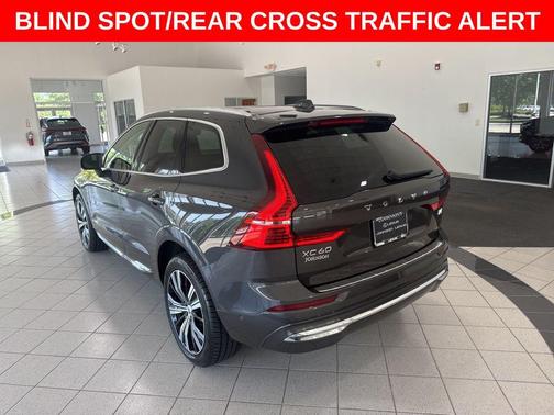2022 Volvo XC60 Recharge Plug-In Hybrid T8 Inscription