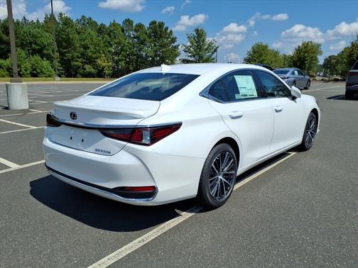 2025 Lexus ES 300h Base