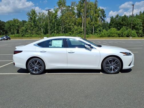 2025 Lexus ES 300h Base