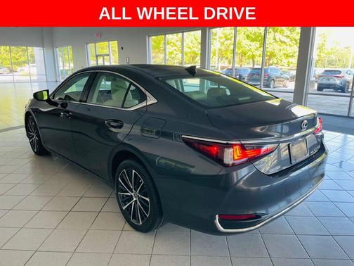 2024 Lexus ES 250 Base