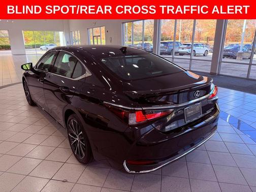 2024 Lexus ES 300h Base