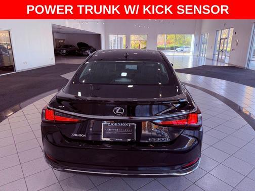 2024 Lexus ES 300h Base