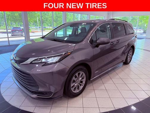 Predawn Gray Mica 2021 Toyota Sienna LE