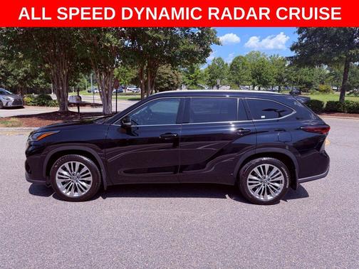 Midnight Black Metallic 2026 Toyota Highlander Platinum